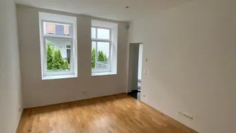 Expose Super Single Wohnung mit Balkon in Hof Ruhelage, in Florisforf Mengergasse
