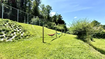 Expose STIFTINGTAL: Geräumige 4-Zimmer-Wohnung mit mehreren Balkonen, Panoramablick und wunderschönem Allgemeingarten