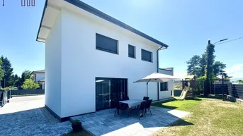 Expose ABSOLUTE RUHE : Naturverbundenes Einfamilienhaus mit extragroßer Garage (Hebebühnen-geeignet!)