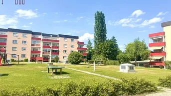 Expose RUHIG, GRÜN &amp; TOP ANGEBUNDEN: Geräumige 2-Zimmer-Wohnung mit Extraküche und Loggia in Graz-Wetzelsdorf