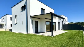 Expose NIEDRIGE MONATLICHE KOSTEN: Geräumiges Einfamilienhaus mit hochwertiger Austattung - ERSTBEZUG