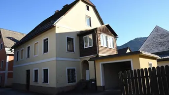 Expose Charmantes Haus mit Garage, Garten und Wintergarten