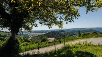 Expose Panoramablick über die Südsteirische Weingegend in Kitzeck im Sausal!