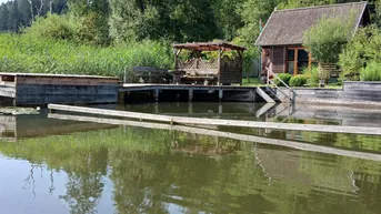 Expose Seeliegenschaft mit winterfestem Badehaus im Natura 2000 Gebiet