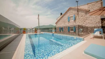 Expose Tivat Opatovo. Tolle Villa mit Pool in Luxushafennähe von Porto Montenegro und dem Stadtzentrum