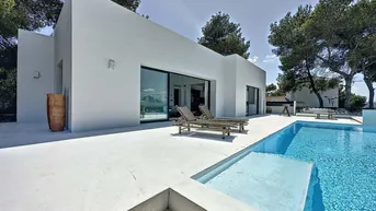 Expose 227m² Haus / Villa mit 65m² Terrasse zu verkaufen in Jávea