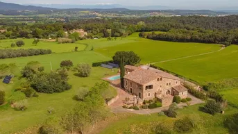 Expose Preis auf Anfrage. 974m² Landhaus zu verkaufen in Baix Empordà, Girona
