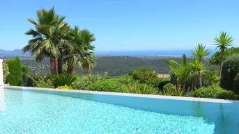 Expose Neo-Provençal-Villa mit atemberaubendem Meerblick.