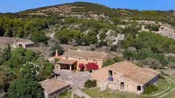 Expose Mallorquinisches Anwesen mit 50 Hektar Land zu verkaufen in Sant Llorenc, Mallorca