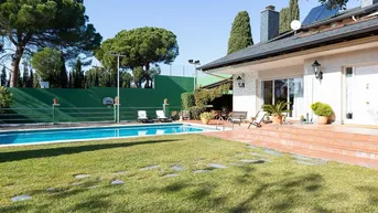 Expose 800m² Haus / Villa mit 783m² Garten zu verkaufen in Mirasol