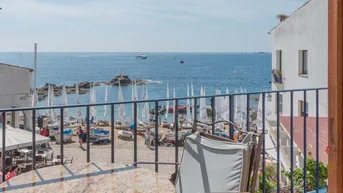 Expose Preis auf Anfrage. Exklusive Wohnung direkt am Meer an der Costa Brava zu verkaufen, Calella, Girona