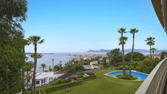 Expose Wunderschönes Apartment mit Dachterrasse und Meerblick in der Gegend von Californie.