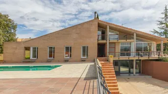 Expose Landhaus von 824 m² zu verkaufen in Pla de l'Estany, Girona, Costa Brava.