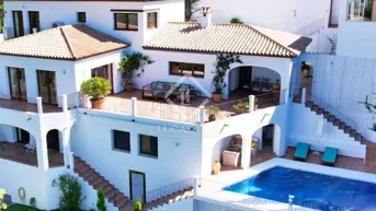 Expose Haus / Villa 398m² für Verkauf in Altea Town, Costa Blanca, Spanien
