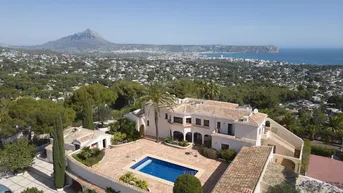 Expose Außergewöhnliches Anwesen mit herrlichem Blick auf das Meer, Tal und den Berg in Javea (Alicante)