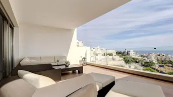 Expose Außergewöhnliche 5-Zimmer-Wohnung in Estepona, Costa del Sol zu verkaufen