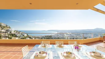 Expose Luxusvilla mit herrlichem Blick in La Corona, Javea