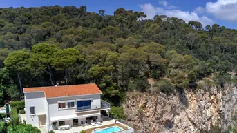 Expose Villa mit Blick auf Cap Ferrat und das Meer