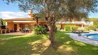 Expose 590m² Haus / Villa zu verkaufen in Santa Cristina, Costa Brava
