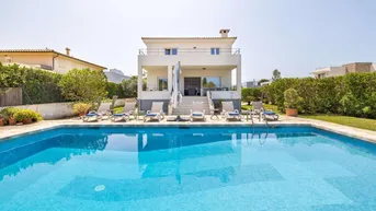 Expose Moderne Villa mit Ferienlizenz zu verkaufen in der Nähe des Meeres in Puerto Pollensa, Mallorca