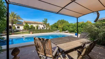 Expose Renovierte Landvilla mit 4 Schlafzimmern, Pool und Bergblick in der Nähe von Santa Maria