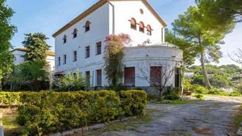 Expose 9 Schlafzimmer Haus / Villa zu verkaufen in Premià de Dalt, Barcelona