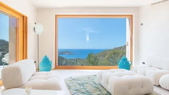 Expose Wunderschön renovierte Villa mit Meerblick, in der Gegend von Portinatx / Xarraca, Ibiza