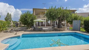 Expose Mediterrane Villa mit Pool und großzügigen Terrassen zu verkaufen in der Nähe von Pollensa, Mallorca