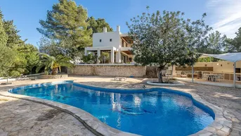 Expose Ausgezeichnetes Haus in der Nähe von Ibiza-Stadt zu verkaufen