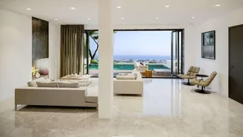 Expose 3-Schlafzimmer-Villa mit spektakulären Blick auf die Küste und den Yachthafen in Limassol
