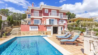 Expose Große Villa mit privatem Pool zu verkaufen in Palmanova, Mallorca