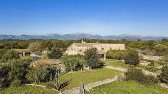 Expose Wunderschönes Landgut zum Renovieren zu verkaufen in der Nähe von Sineu, Mallorca