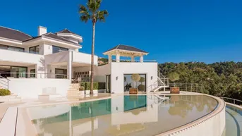 Expose Luxuriöse Villa mit 5 Schlafzimmern in La Zagaleta, Marbella, mit Blick auf das Meer zu verkaufen