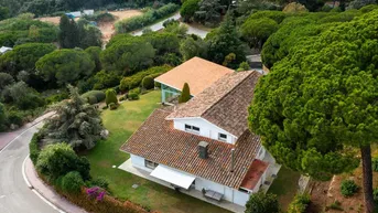 Expose 5-Zimmer-Haus mit 2.000 m² Garten in Sant Andreu de Llavaneres zu verkaufen