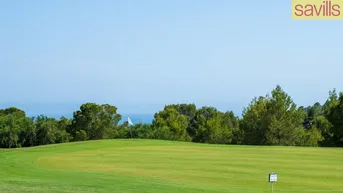 Expose Neubau-Villa mit 3 Schlafzimmern und fantastischem Meer- und Bergblick in Sierra Cortina, Alicante