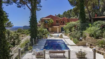 Expose Preis auf Anfrage. Unglaubliche Villa mit Meerblick, Pool und Gästeapartment in Palma, Mallorca