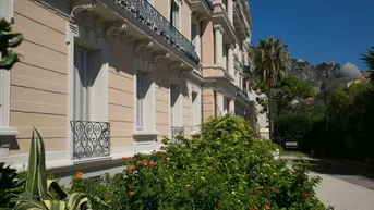 Expose Dachgeschoss im Herzen der Stadt Belle Epoque Residenz