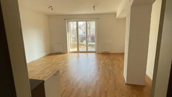 Expose 1 Zimmer-Wohnung mit Terrasse und Grünfläche und Blick auf das Schloss Wolkersdorf