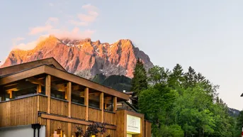 Expose Großzügiges Haus mit Widmung TOURISMUSZONE am Fuße der Zugspitze, Ehrwald, Tirol