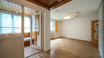 Expose GROßZÜGIGE 3,5-ZIMMERWOHNUNG MIT LOGGIA UND STELLPLATZ