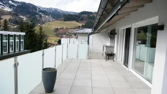 Expose Neuwertige Dachgeschoßwohnung mit High-End Ausstattung und XXL Terrasse