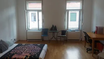Expose Sonniges WG-Zimmer im sanierten Altbau, zentral