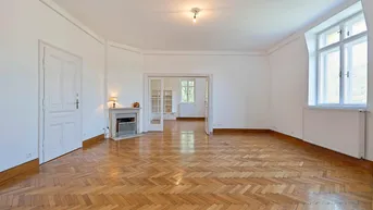 Expose 260 m² Villenetage mit separatem Arbeitsbereich &amp; Terrasse mit herrlichem Grünblick sowie Garage!