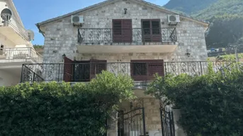 Expose 272m2 Haus mit Meerblick in Stoliv, Nähe Kotor zu verkaufen