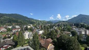 Expose Privatverkauf: Solide Altbauwohnung mit toller Aussicht und Garagenplatz