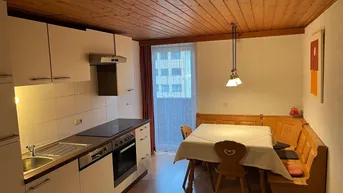 Expose Schöne 3-Raum-DG-Wohnung mit EBK und Balkon in Kössen