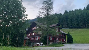 Expose Traumhaftes Ferienhausprojekt inmitten traumhafter Bergkulisse
