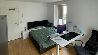 Expose Helles 17m2 Zimmer in Studenten-WG in zentraler Lage nähe der Salzach