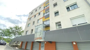 Expose WOHNEN IM GRÜNEN - RENOVIERTE 3 ZIMMER WOHNUNG NÄHE BAHNHOF