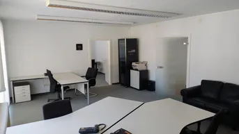 Expose Modernes Büro im Herzen von Offenhausen / Neuwertig